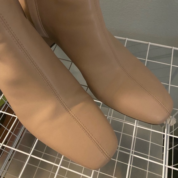 Beige chelsea boots - Picture 3 of 9